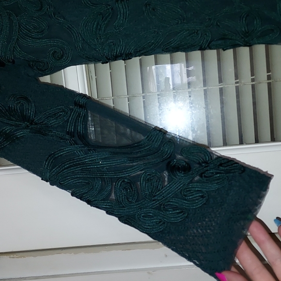 Green Long Sleeve Dress - Picture 3 of 7